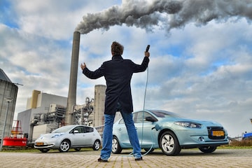 Renault Fluence Z.E.-Nissan Leaf