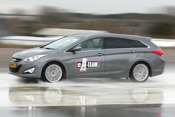 AutoWeek A-team test Hyundai i40