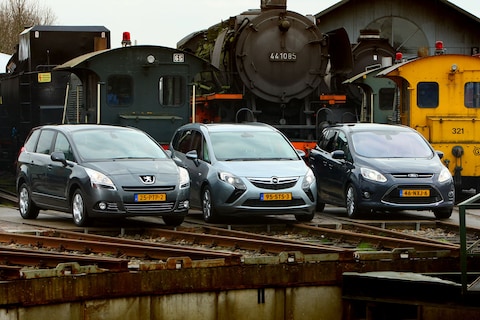 Opel Zafira Tourer - Peugeot 5008 - Ford Grand C-Max