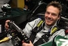 Giedo van der Garde past stoeltje Caterham F1