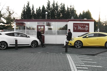 Opel Astra GTC vs Renault Megane Coupé
