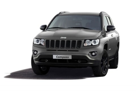Jeep kleurt speciale Compass geheel zwart