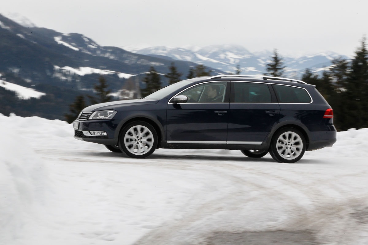 Volkswagen Passat Alltrack intro