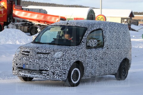 Mercedes-Benz Citan betrapt in de sneeuw