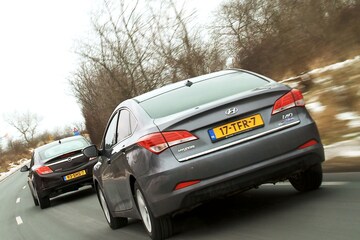 Hyundai i40 vs Opel Insignia