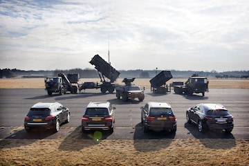 BMW X5 30d, Infiniti FX 30d, Mercedes ML350 Bluete