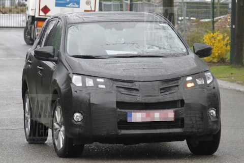 Toyota test met nieuwe RAV4