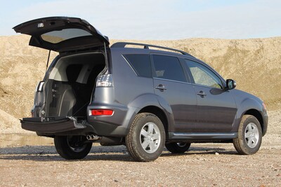 Mitsubishi Outlander Van