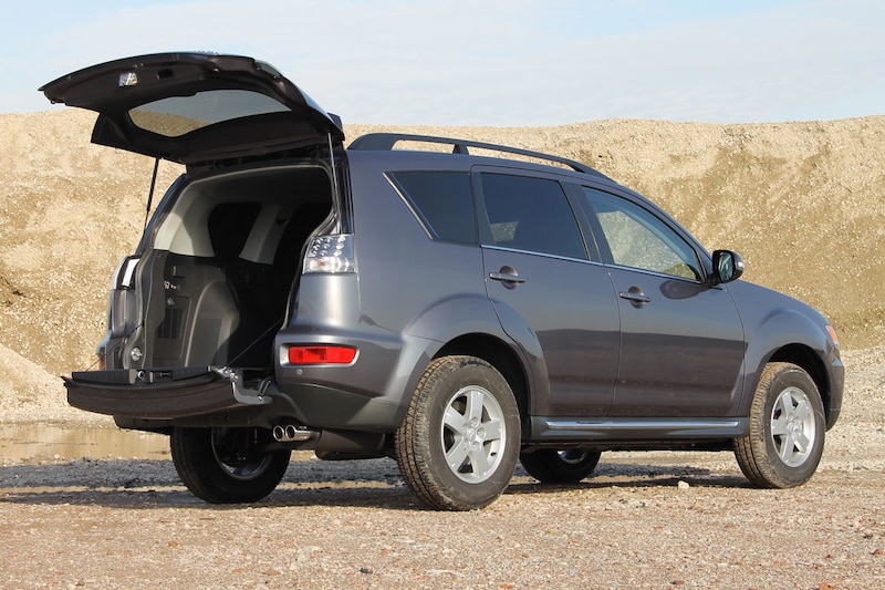 Mitsubishi Outlander Van