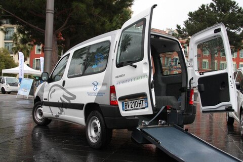 Elektrische Peugeot voor lichamelijk beperkten