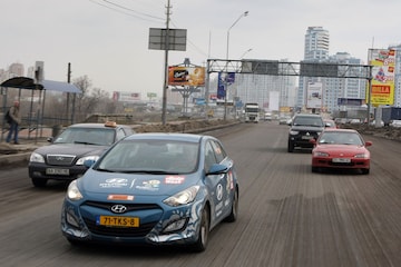 Charkov-expeditie Roland Tamling in Hyundai i30