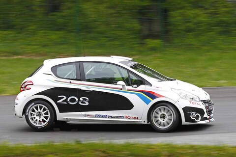 Raggen met een Peugeot 208: de R2