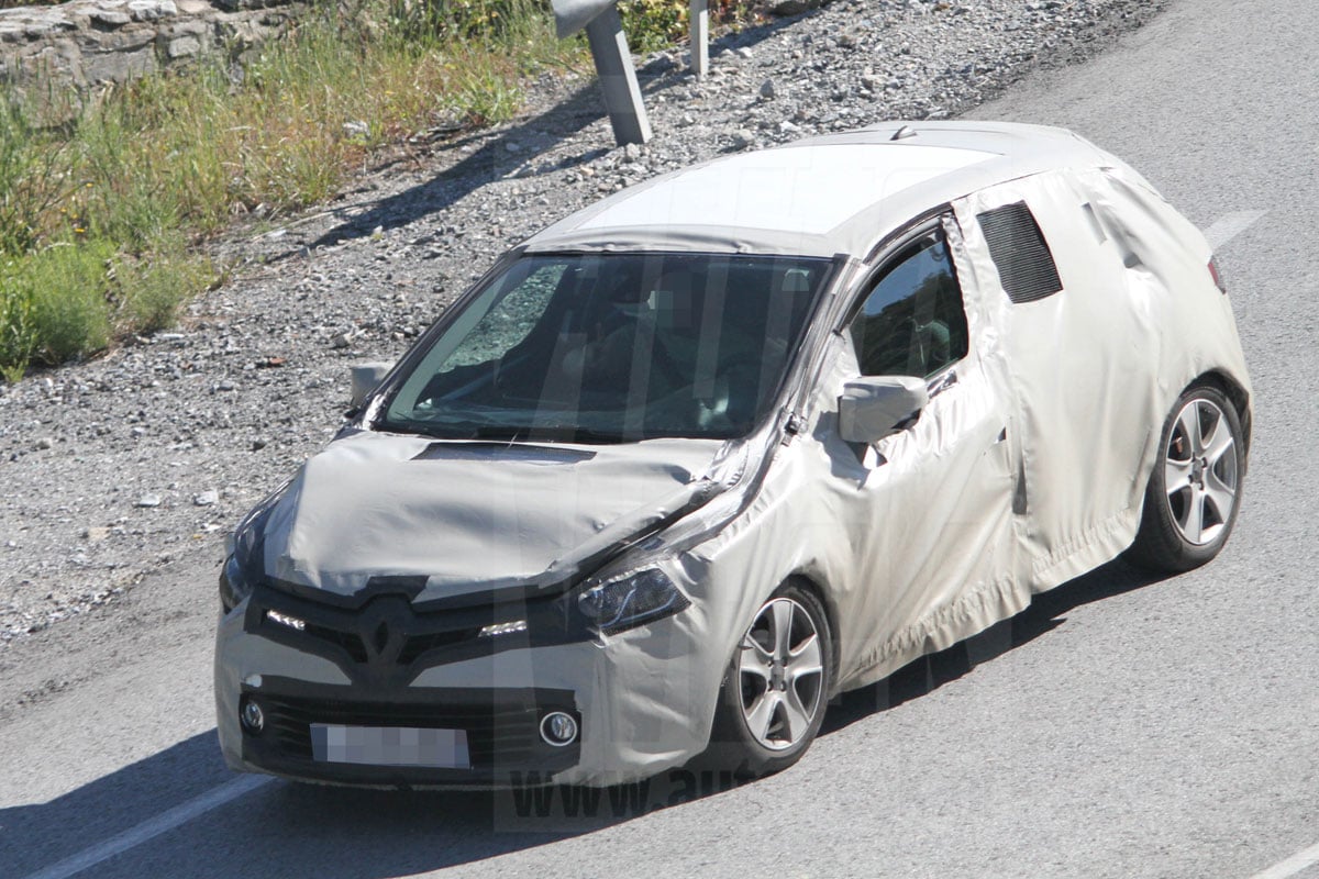 Renault Clio spyshots