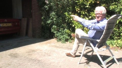 Journaal - Zon, maar Bas laat z'n cabrio staan...