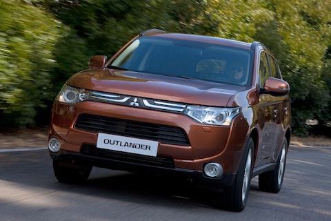 Mitsubishi Outlander benzine-lieveling in Rusland