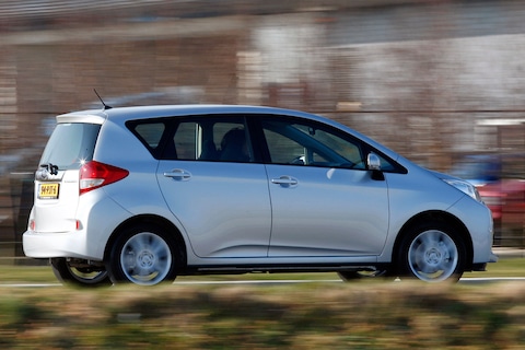 Subaru Trezia 1.3 Luxury (2011)