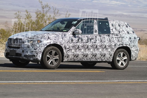 BMW test nieuwe X5 in de woestijn