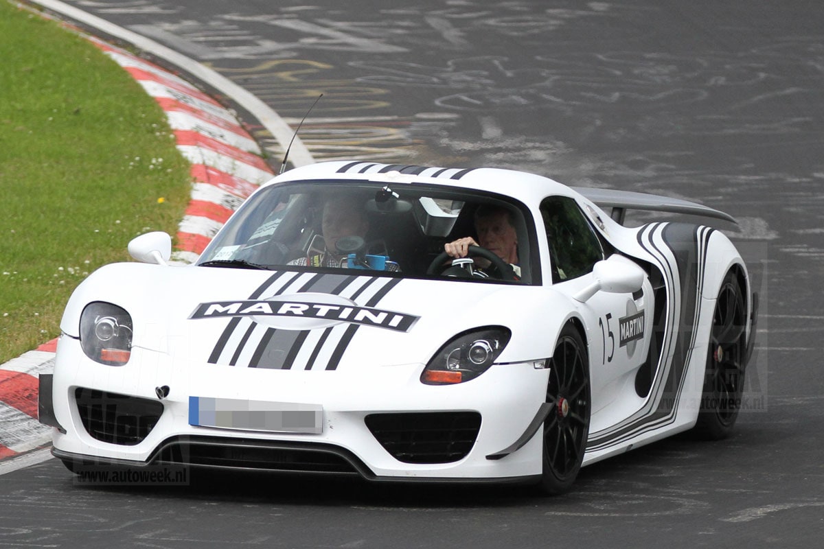 Porsche 918 met Walter Röhrl achter het stuur