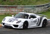 Porsche 918 met Walter Röhrl achter het stuur