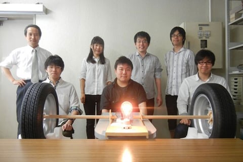 Nieuwe techniek: laden via wegdek