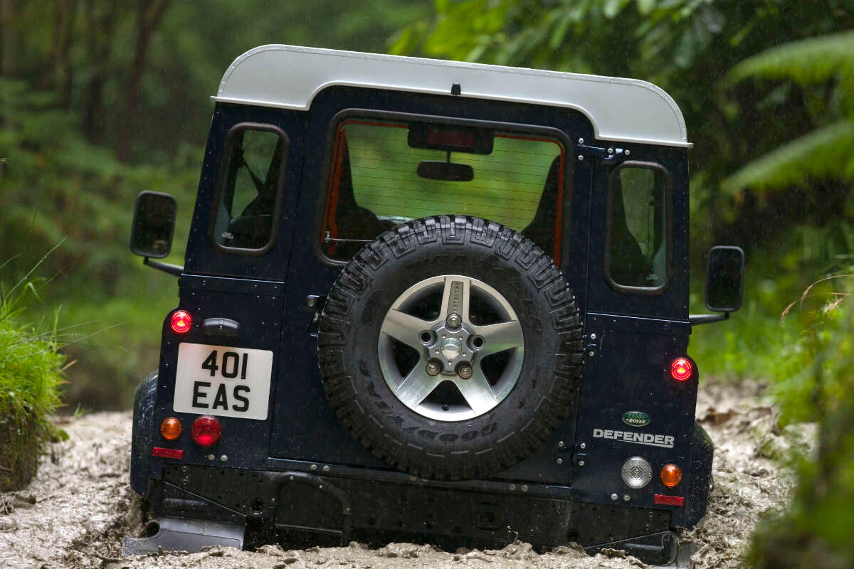 Land Rover Defender MY13