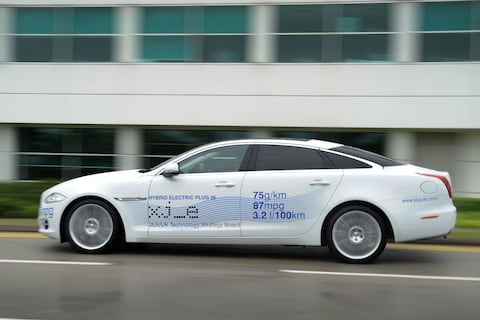 Voorproefje van hybride Jaguar XJ 
