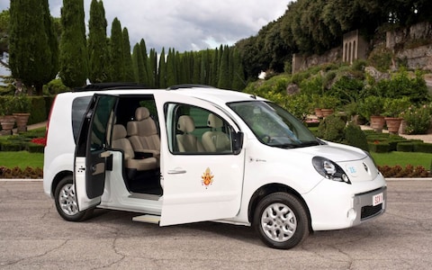 Paus rijdt voortaan elektrisch