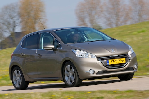Peugeot 208 1.4 VTi Allure (2012)