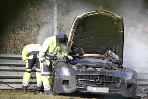 Mercedes SLS AMG Black Series brandt uit op Ring