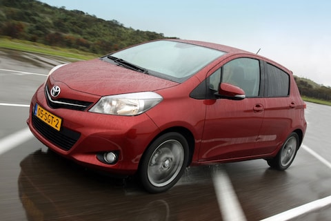 Toyota Yaris 1.3 VVT-i Dynamic (2012)