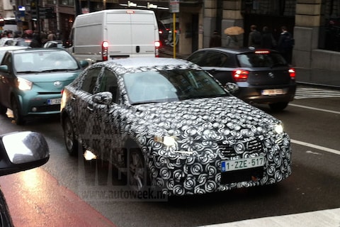 Primeur: Lexus IS in 't wild zonder vuilniszakken!