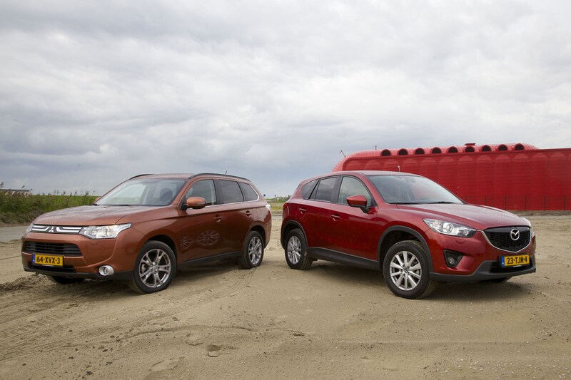 Mitsubishi Outlander - Mazda CX-5