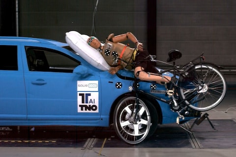 Succesvolle demonstratie van fietsersairbag