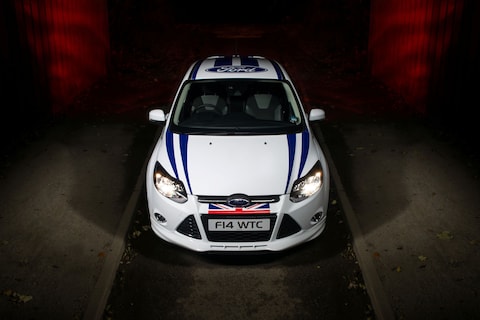 Ford Focus met race-sausje