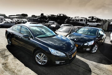Peugeot 508 Hybrid4 vs 508 e-HDI