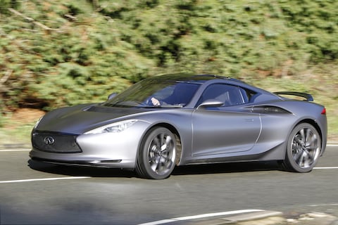 Rij-impressie Infiniti Emerg-e