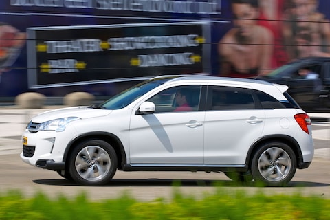 Citroën C4 Aircross 1.6i 2WD Exclusive (2012)