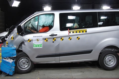 Twee EuroNCAP-sterren Renault Trafic, Transit vijf
