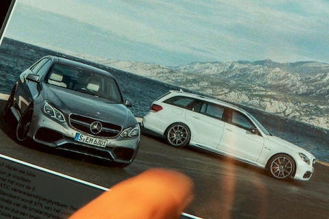 Achteruitkijkspiegel - E63 AMG ondergesneeuwd