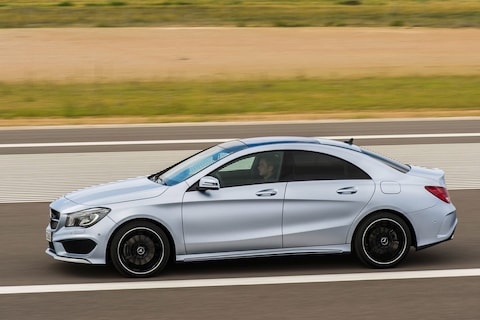 Mercedes CLA aan de prijs