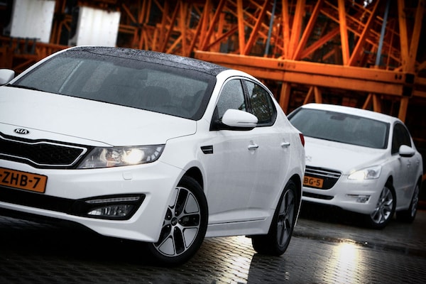 Peugeot 507 vs Kia Optima