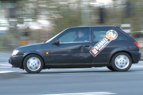 Achteruitkijkspiegel - 'Spyker, kom 'ns met een echte auto''