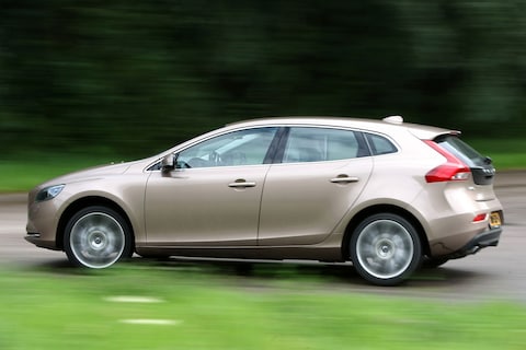 Volvo V40 T3 Momentum (2012)