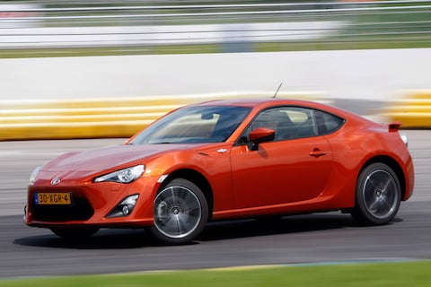 Toyota GT86 2.0 D-4S (2012)