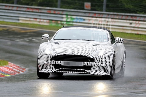 Open waterpret: Aston Martin Vanquish Volante