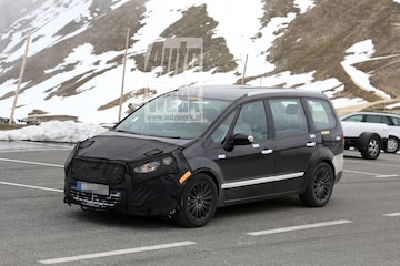 Ford Galaxy mule spionage