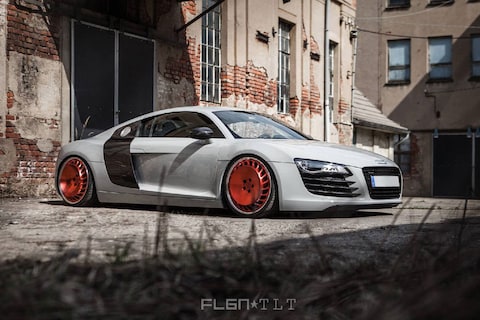Audi R8 even langs de Felgen-Outlet
