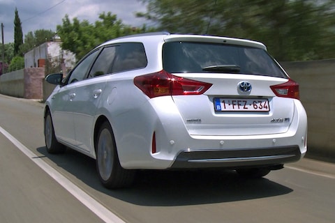 Toyota Auris Touring Sports Hybrid (2013) - Test