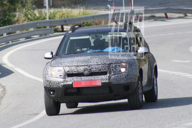 Dacia Duster facelift spyshots