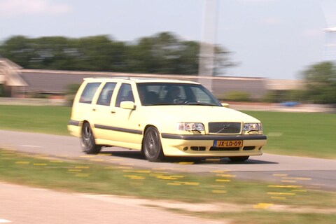 Achteruitkijkspiegel: '850 was eerste leuke Volvo'